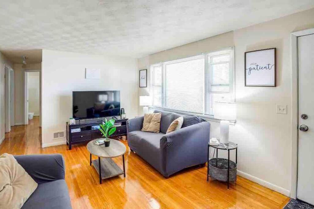 Villa {Hot Tub In Ranch} Mins To Airport/Uofr/Strng/Dwtn Rochester Exterior foto