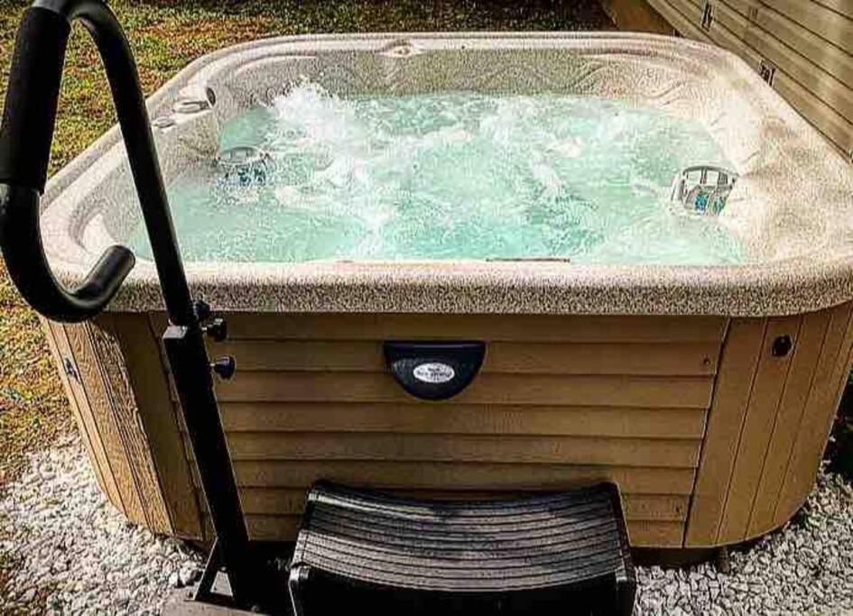 Villa {Hot Tub In Ranch} Mins To Airport/Uofr/Strng/Dwtn Rochester Exterior foto