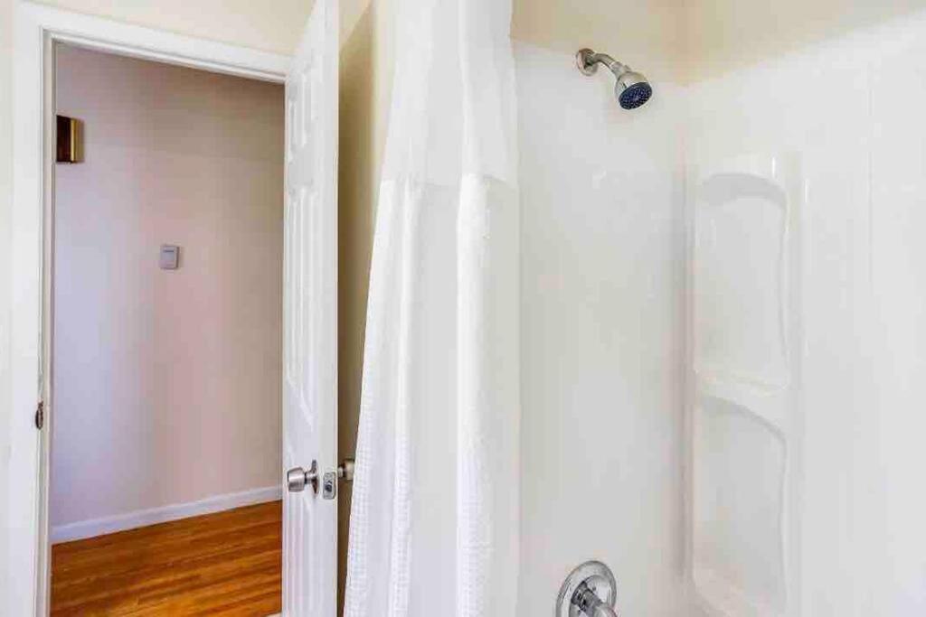Villa {Hot Tub In Ranch} Mins To Airport/Uofr/Strng/Dwtn Rochester Exterior foto