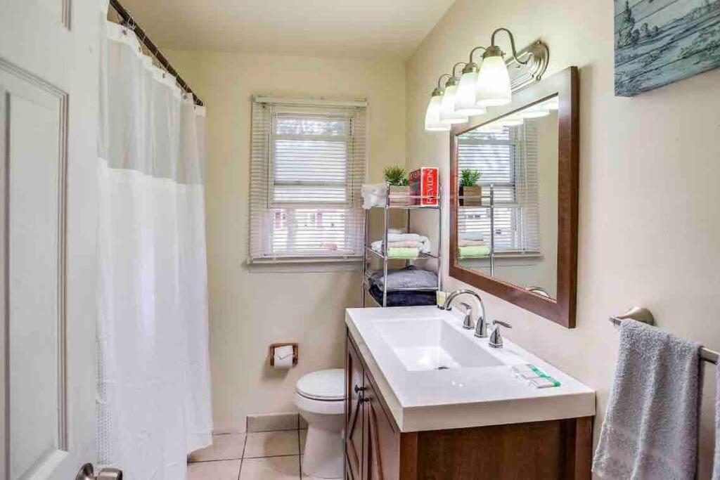 Villa {Hot Tub In Ranch} Mins To Airport/Uofr/Strng/Dwtn Rochester Exterior foto